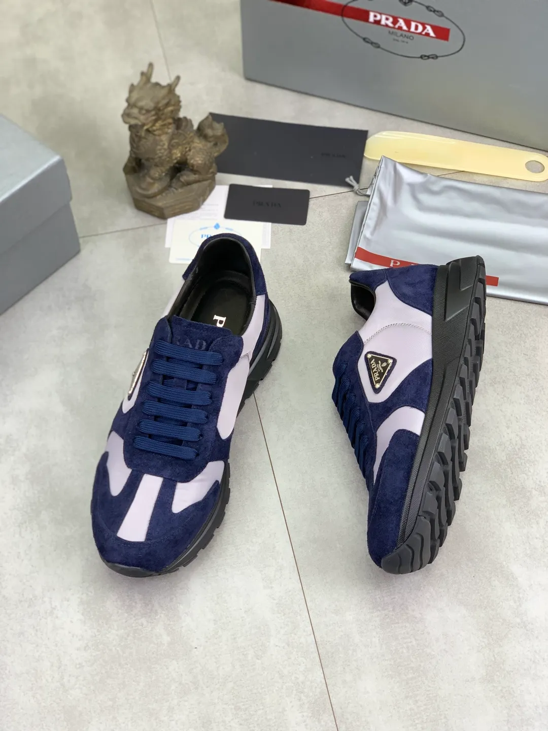 Men's men's shoes💰P580💰【New model】Top quality, new popular models on the official website, which will never go out of style for a century,🆘 The trendy brand (Prada) mainly promotes popular models, avant-garde and versatile fashionable men's shoes, private version molding, cowhide surface splicing 1:1 oil edge processing... fashionable and simple, original imported cowhide interior cowhide feet; the atmosphere and personality are more fashionable, eye-catching and pursuing class. It will subvert old ideas and be a must-have for fashionistas who want to spend time with you! Must keep it! High-end comfort, high-end quality workmanship. Size: 38-44 Various colors available. full package